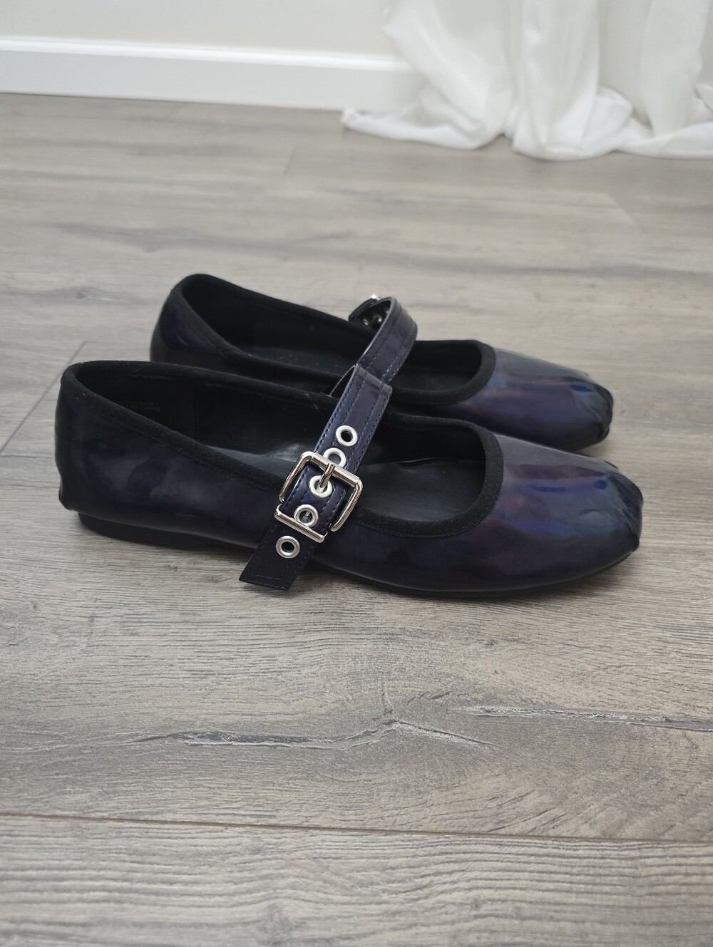 UO Ava Mary Jane Ballet Flats Iridescent Black Mary Jane Flats Womens Size 8